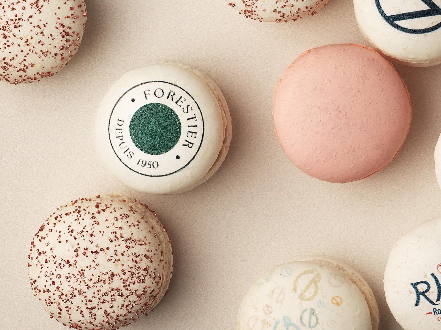 Macarons personnalisés avec le logo Forestier pour événement équestres